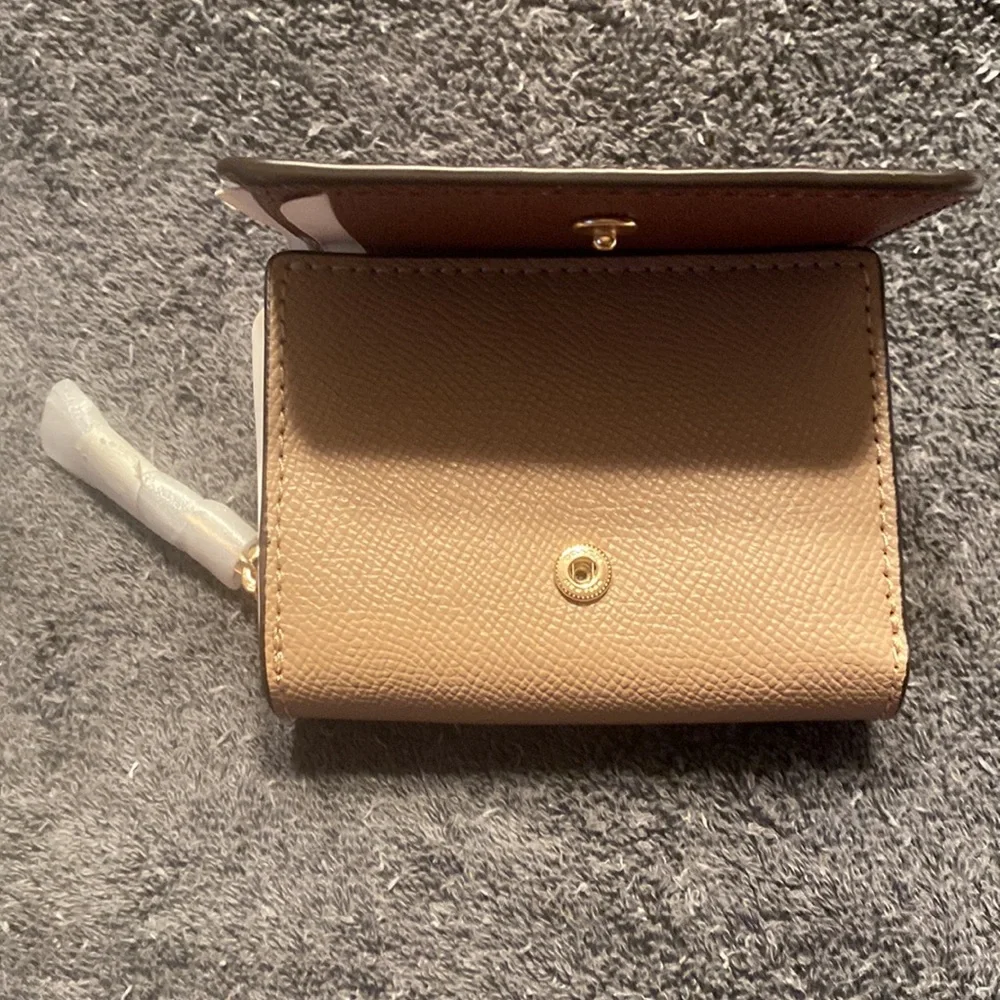 NWT Coach Crossgrain Leather Trifold Small Wallet - Picture 7 of 8